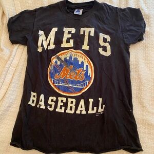 Vintage 1986 Mets Baseball tshirt. Raw hem. Size small